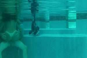 Aftrekken en neuken onder water