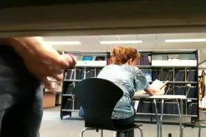 Voyeur rukt in openbare bibiotheek
