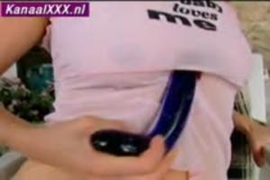 Een beetje hulp van haar vriendje met mastuberen