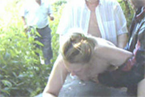 Bruut geneukt in het bos