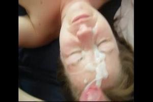 Meerdere scenes van klaar komende lullen die gezichten vol sperma spuiten