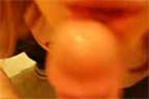 Pikje pijpen tot hij zaadspuit