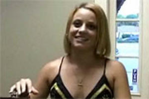 Wow wat is dat dame heeft een staatje