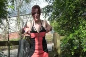 Mastuberen langs de autoweg en in een bus hokje