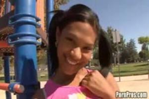 Net 18 jaar geworden en nu  uitgewoond door dikke blanke pik.