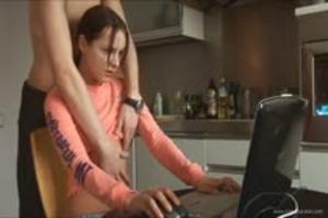 Je vriendin in haar kontgaatje neuken