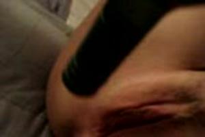 Neuk jezelf met een fles wijn