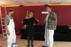 Uitvoerdster wordt geneukt door polen