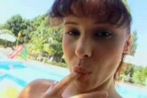 Zuigmondje laat zien hoe ze jou wil pijpen