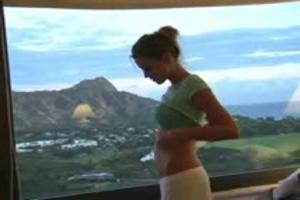 Lekker geil meisje dildo neukt haar kutje nat