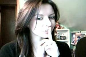 Heel stiekem gaat ze naakt voor de webcam