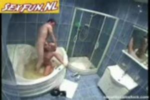 Spycam neemt neukfestijn op