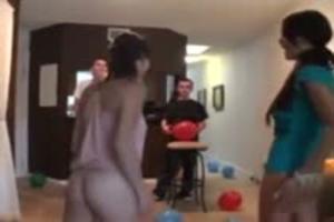 Ram die lullen hard en diep in de kutjes van de geile studente