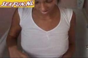 Priveshow in de badkamer