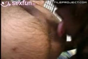 Zwarte milf likt kontgaten schoon